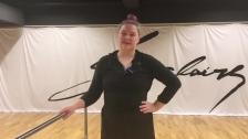 Balettövningar vid stången och på golvet